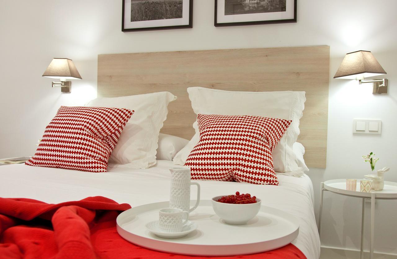 Feelathome Madrid Suites Apartments Ngoại thất bức ảnh