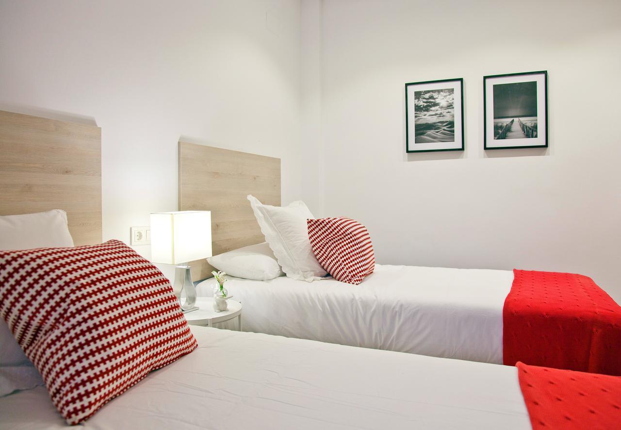 Feelathome Madrid Suites Apartments Ngoại thất bức ảnh