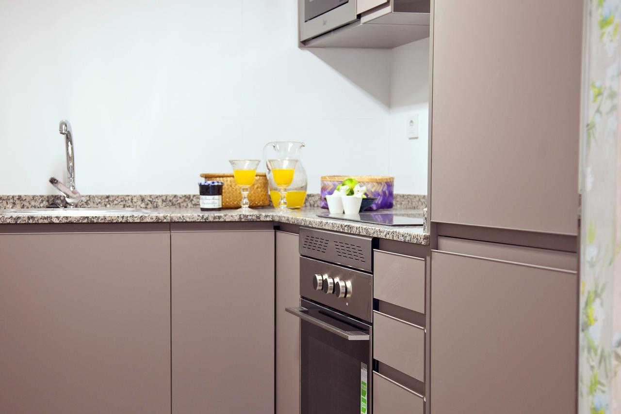 Feelathome Madrid Suites Apartments Ngoại thất bức ảnh