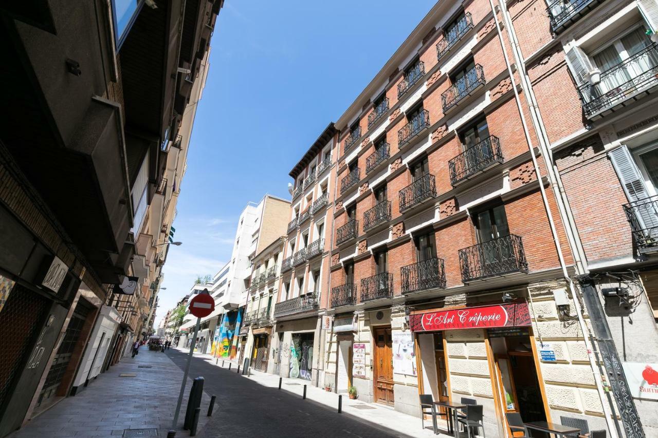 Feelathome Madrid Suites Apartments Ngoại thất bức ảnh
