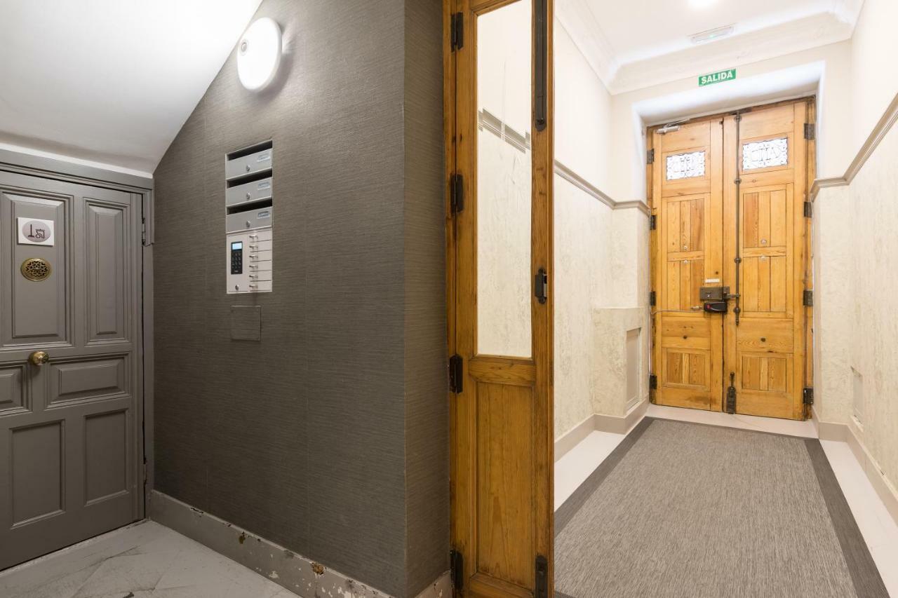 Feelathome Madrid Suites Apartments Ngoại thất bức ảnh